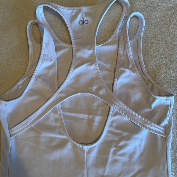 COPY - ALO XS white Tank top - Picture 2 of 7